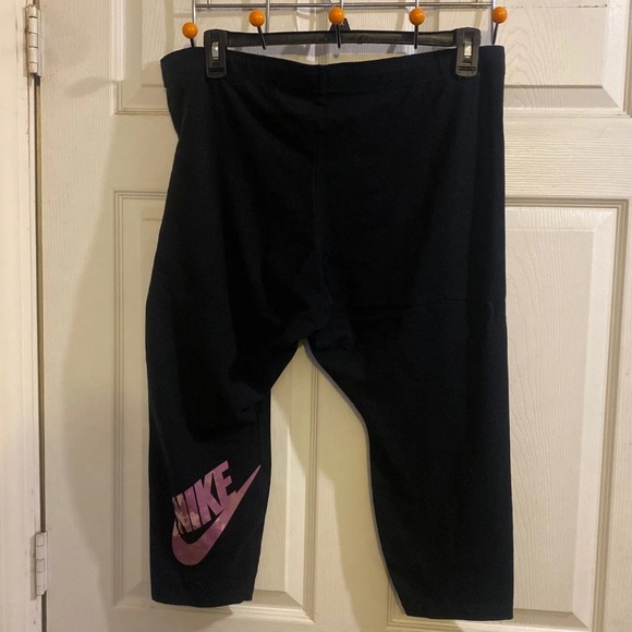 ***3/$50***Nike LIKE NEW Capri Leggings Size 2X - Picture 3 of 7
